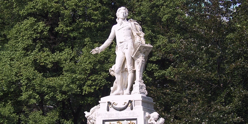 Mozart monument in the Burggarten