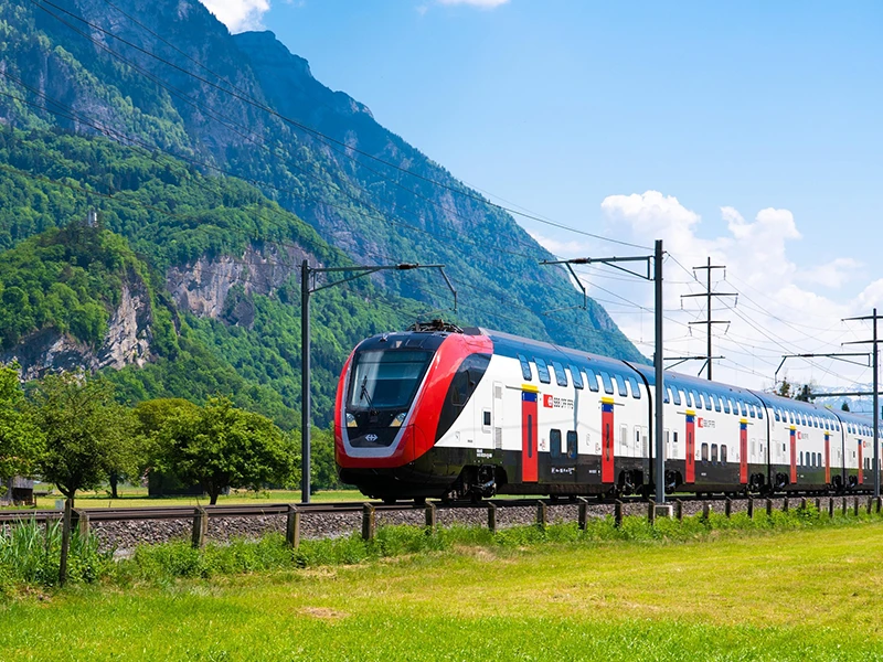 passenger train 3389699 1920