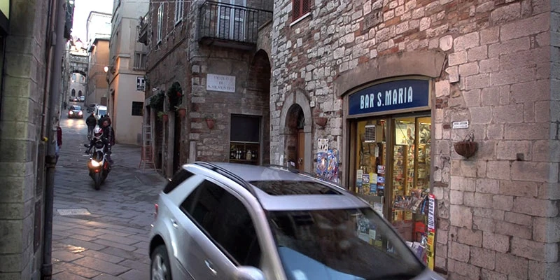 Todi2 00 17 10 23 still314