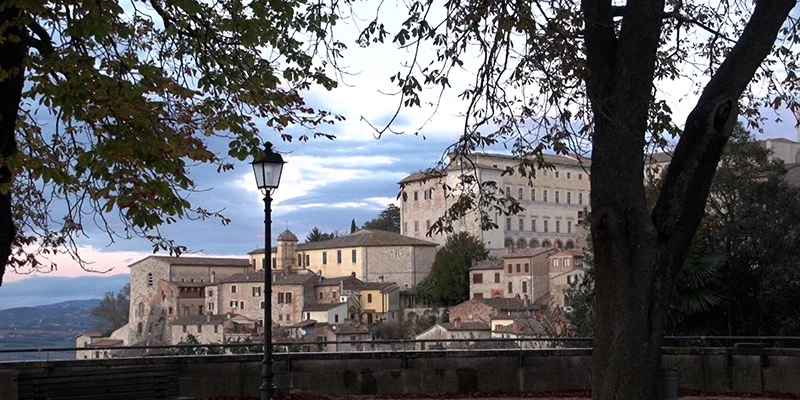 Todi2 00 23 01 17 still428
