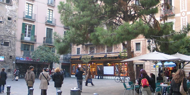 Street scene in Barcelona's Eixample district