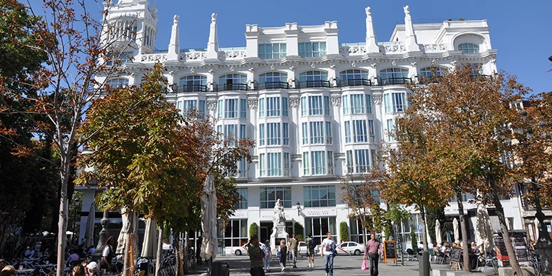 Plaza de Santa Ana, lively square in Madrid's literary quarter