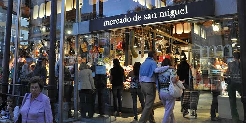 Famous for its reputation as a late-night city